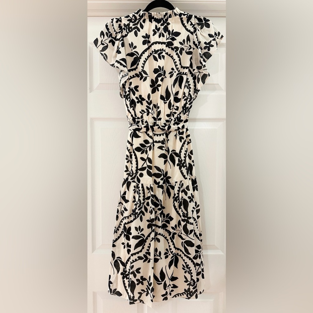 NEW Ann Taylor Floral Leaf Print Tiered dress Cream black Flutter Sleeve sz XS - Picture 5 of 7